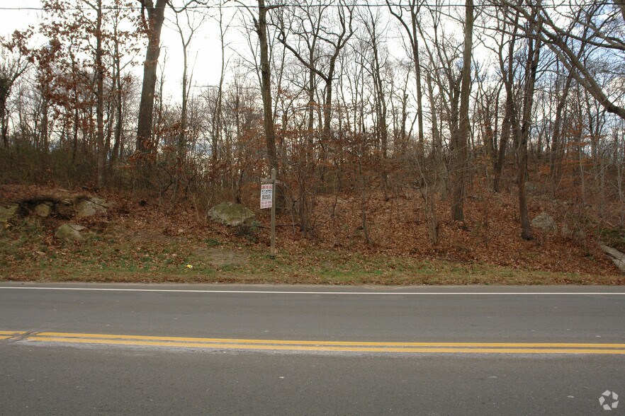 251 N Main St, Branford, CT à vendre - Photo de l’immeuble – Image 2 sur 10