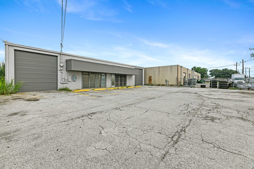 1053 Grubb St, San Antonio, TX à vendre - Photo de l’immeuble – Image 2 sur 6