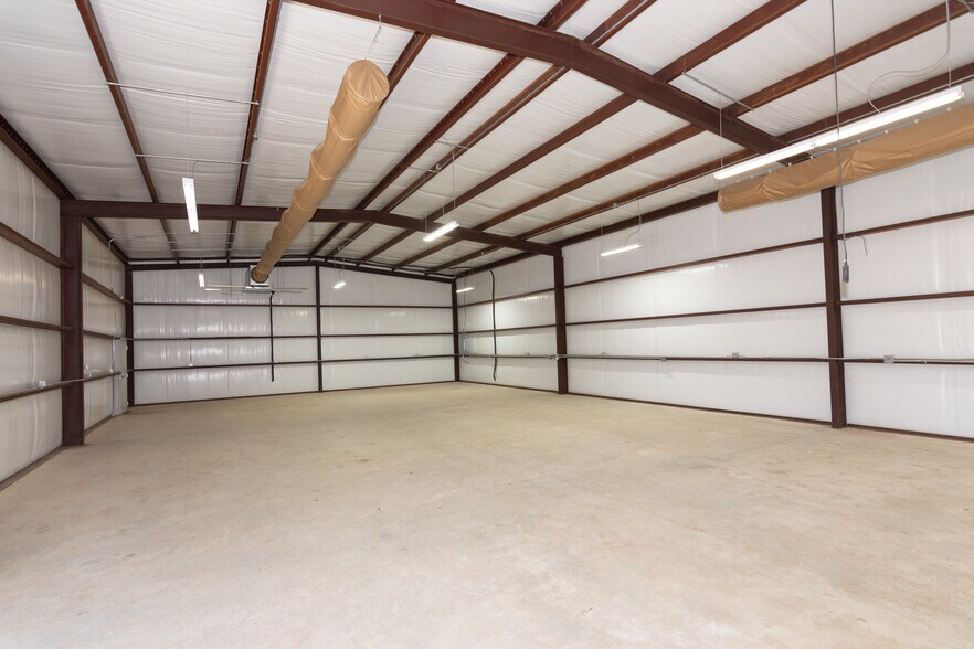 7748 E US Highway 290, Johnson City, TX à vendre - Photo intérieure – Image 2 sur 14