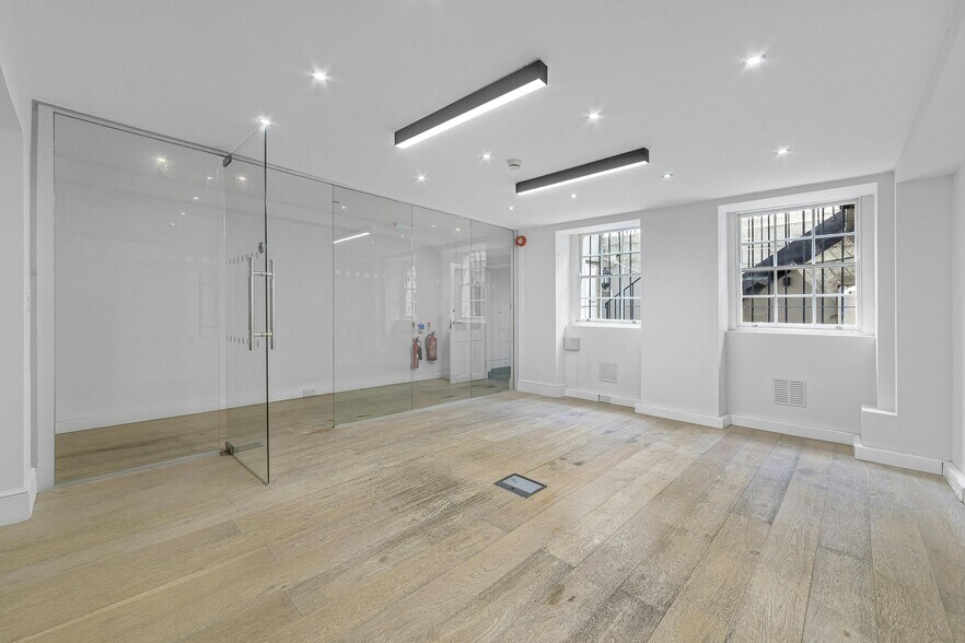72 Charlotte St, Londres à louer - Photo de l’immeuble – Image 3 sur 9