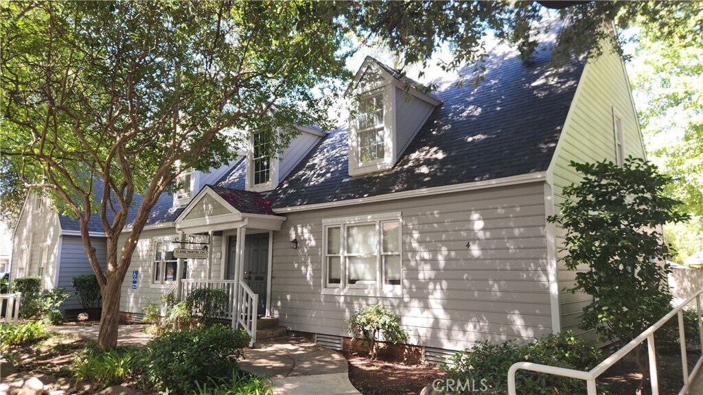 4 Williamsburg Ln, Chico, CA à vendre Photo principale– Image 1 sur 10
