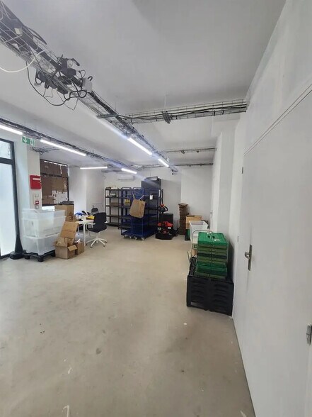 Local commercial dans Paris à louer - Photo intérieure – Image 3 sur 10