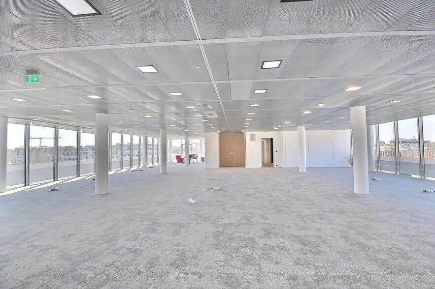 7-11 Avenue De Flandre, Paris à louer - Photo de l’immeuble – Image 3 sur 11