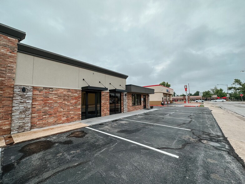 120 Thompson Dr, Norman, OK à louer - Photo de l’immeuble – Image 3 sur 12