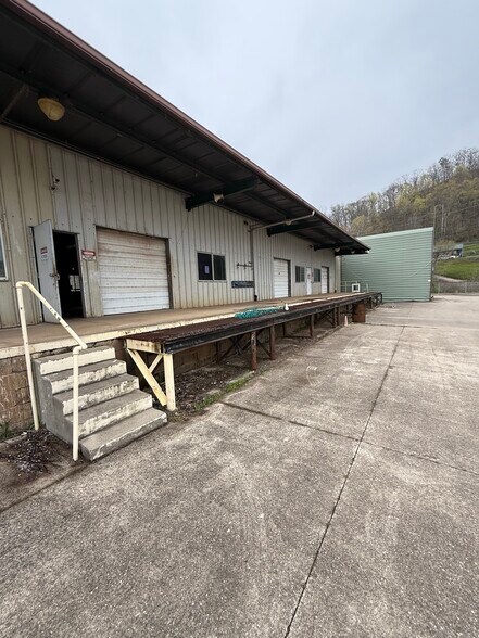 236 Airgas ln, Poca, WV à louer - Photo de l’immeuble – Image 3 sur 4