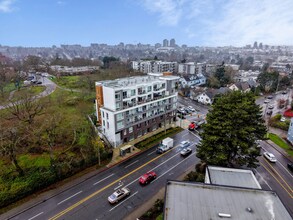 1301 Hillside Av, Victoria, BC - Vue aérienne vue de carte