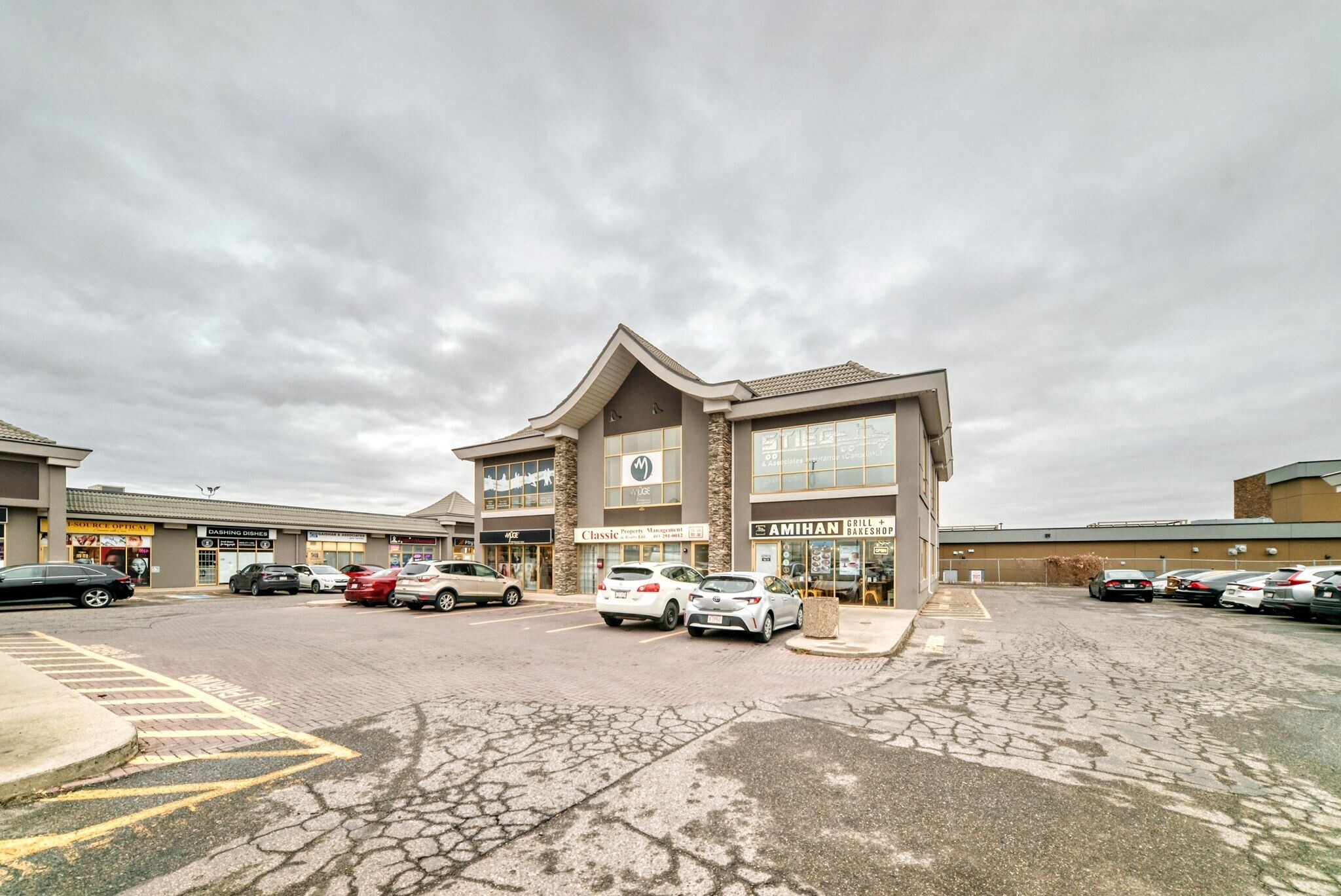 3132 26 St NE, Calgary, AB à louer Photo principale– Image 1 sur 5