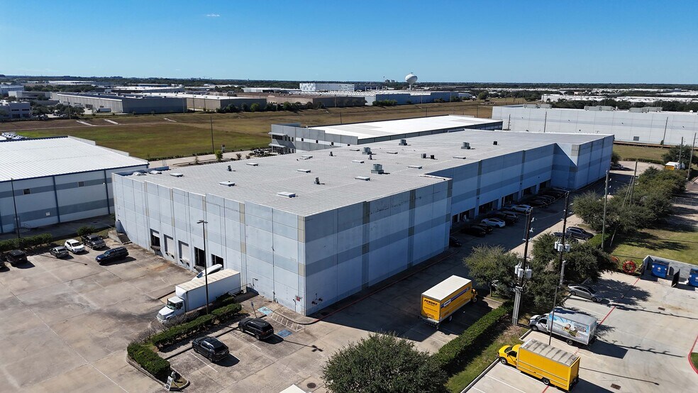 12010 Dairy Ashford, Sugar Land, TX à louer - Photo de l’immeuble – Image 2 sur 11