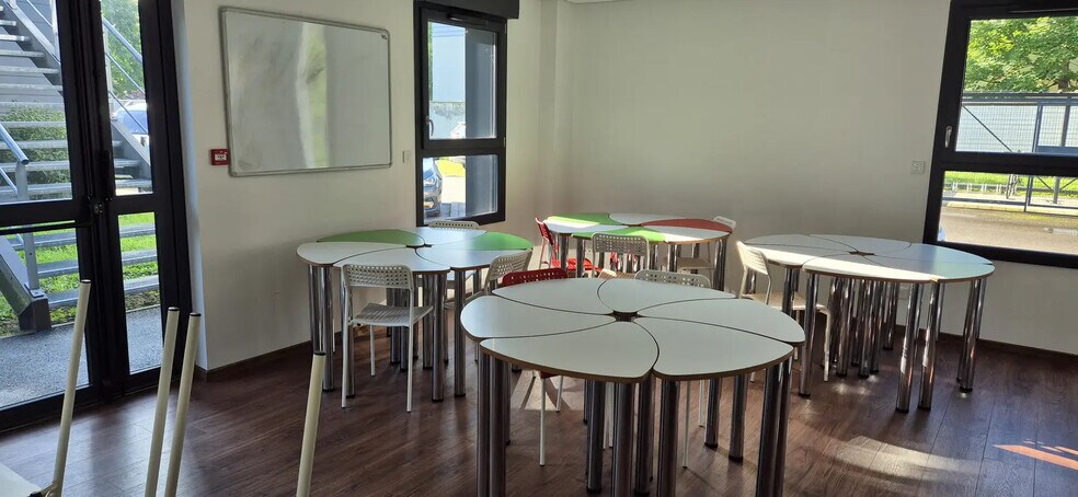 Bureau dans Bourg-en-Bresse à louer - Photo de l’immeuble – Image 3 sur 8