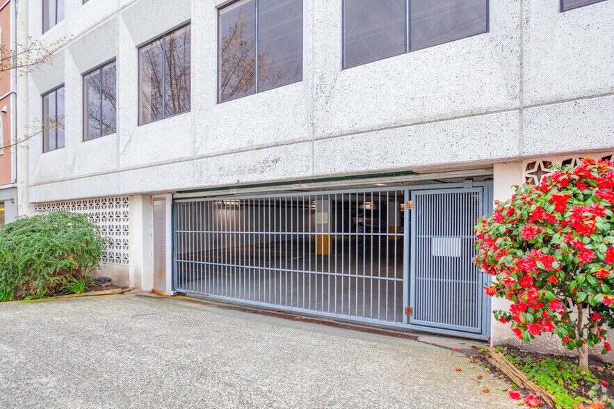 1060 W 8th Ave, Vancouver, BC à louer - Photo de l’immeuble – Image 3 sur 5
