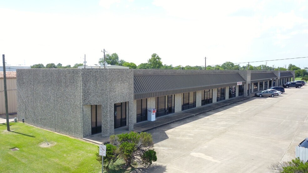 400 N 11th St, La Porte, TX à louer - Photo de l’immeuble – Image 2 sur 19