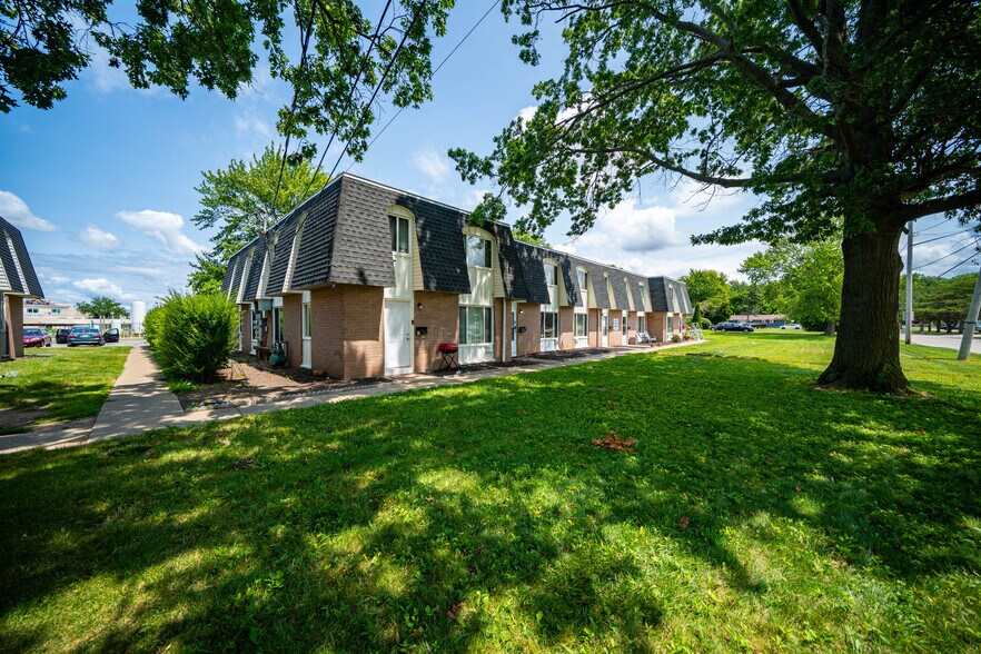 5510 Beavercrest Dr, Lorain, OH à vendre - Photo de l’immeuble – Image 2 sur 15