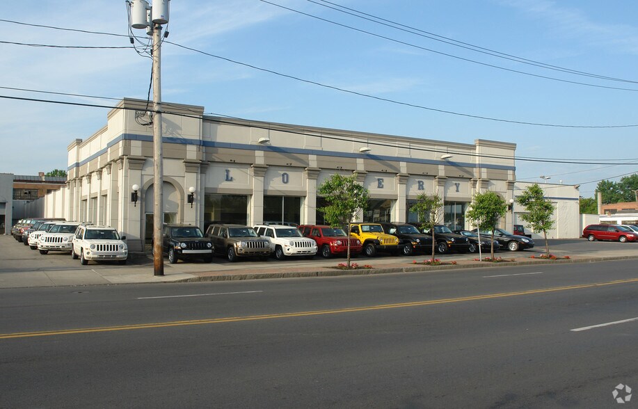 647 W Genesee St, Syracuse, NY à louer - Photo de l’immeuble – Image 3 sur 32