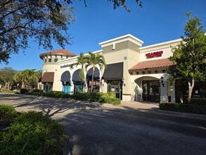 10020 Coconut Rd, Estero, FL à louer Photo de l’immeuble– Image 1 sur 9