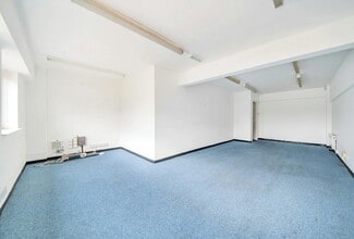 Alliance Rd, Londres à louer Photo intérieure– Image 1 sur 2