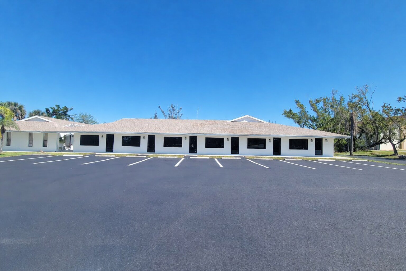16956 McGregor Blvd, Fort Myers, FL à vendre Photo principale– Image 1 sur 6