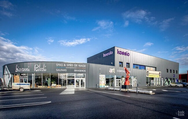 Plus de détails pour Local commercial à louer