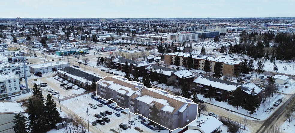 10141 162 St NW, Edmonton, AB à vendre - Photo de l’immeuble – Image 2 sur 8