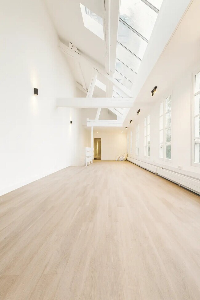 Plus de détails pour 51 Rue De Seine, Paris - Bureau à louer