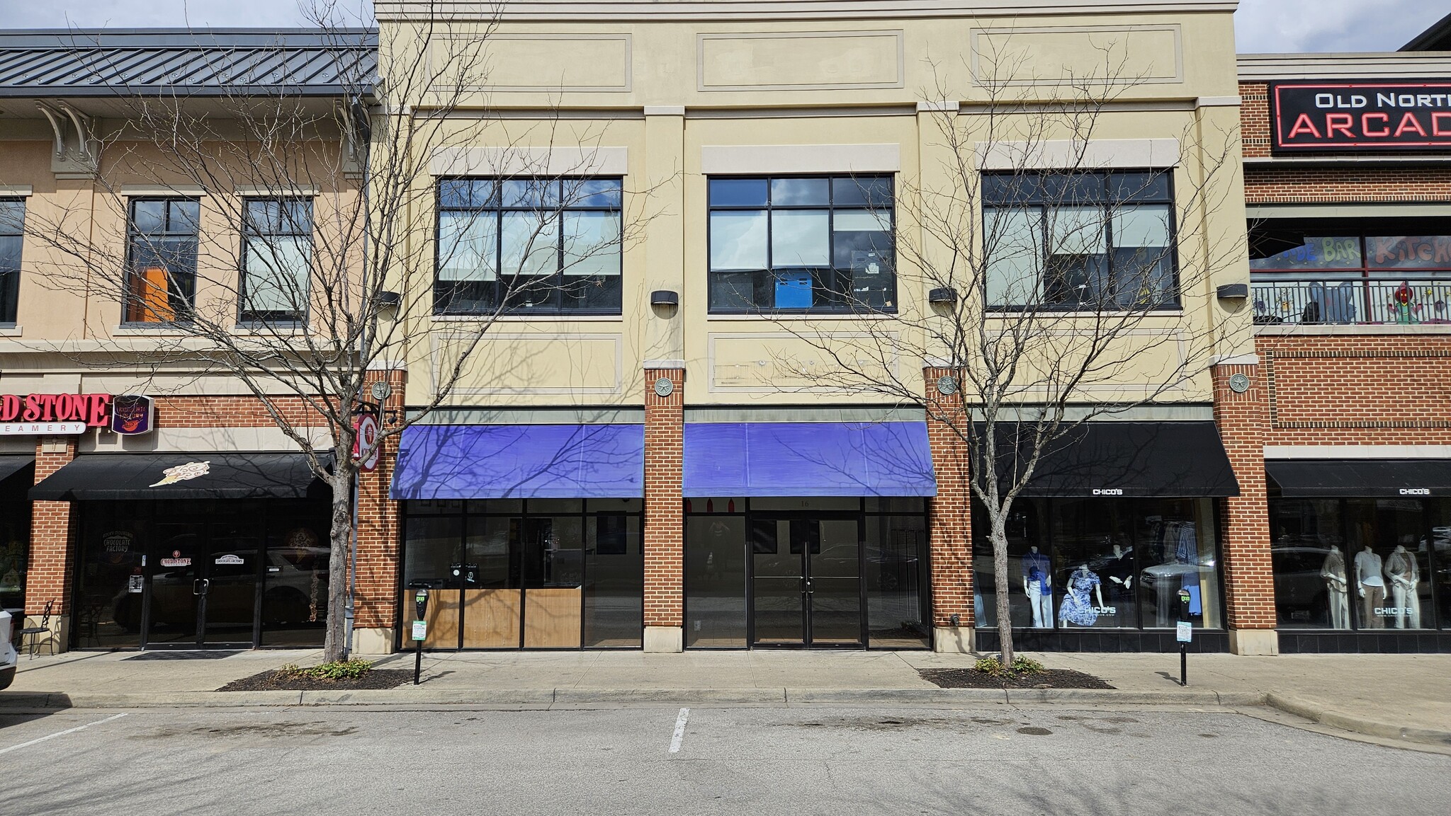 220 Ninth Ave, Huntington, WV à louer Photo de l’immeuble– Image 1 sur 9