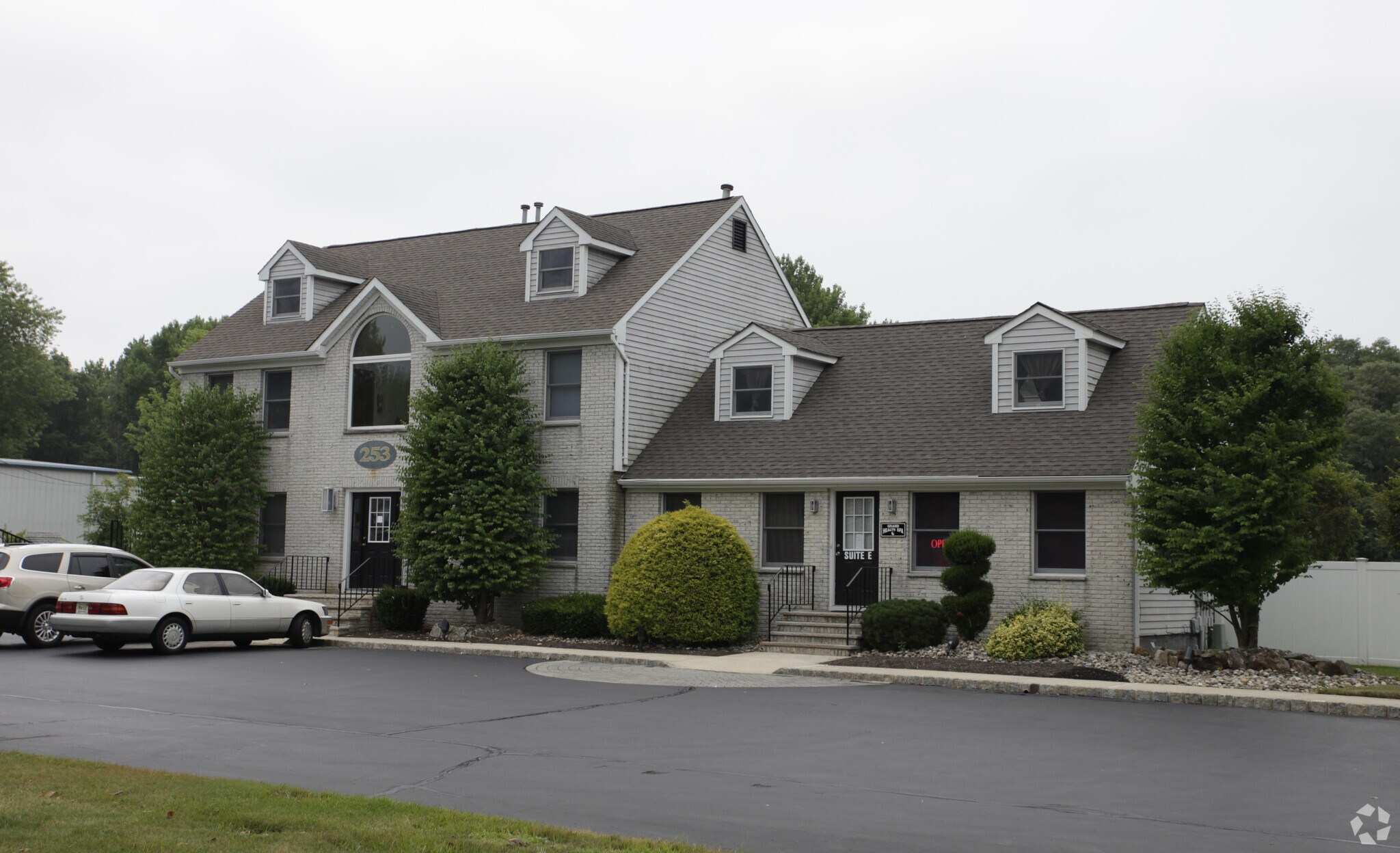 253 Route 79, Morganville, NJ à louer Photo de l’immeuble– Image 1 sur 24