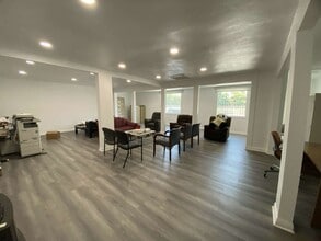 19104 Norwalk Blvd, Artesia, CA à louer Photo intérieure– Image 1 sur 1