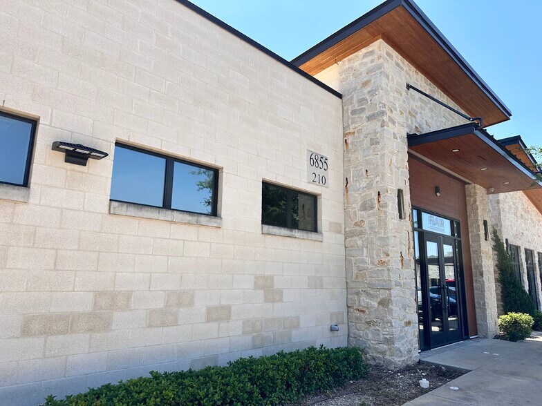 6855 Communications Pky, Plano, TX à vendre - Photo de l’immeuble – Image 2 sur 5