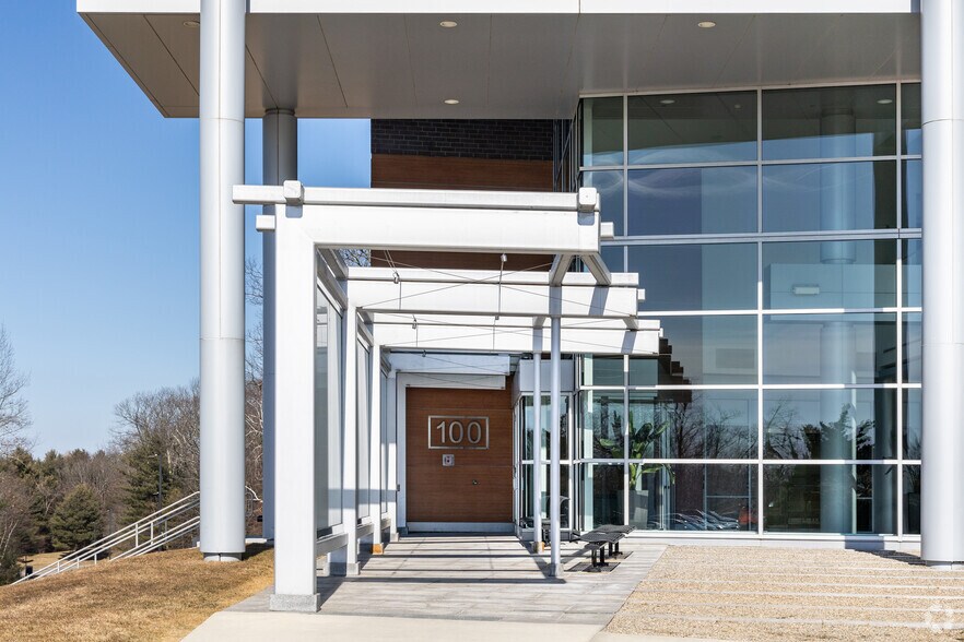 100 Campus Dr, Marlborough, MA à louer - Photo de l’immeuble – Image 2 sur 4