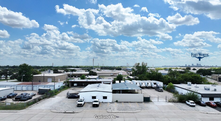 4212 Garland Dr, Haltom City, TX à louer Photo principale– Image 1 sur 18