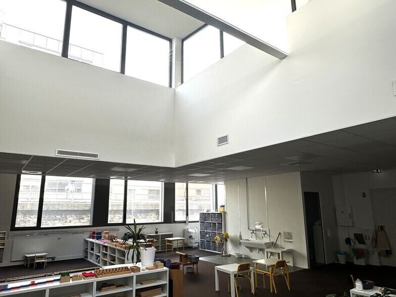 Bureau dans Lyon à louer - Photo de l’immeuble – Image 1 sur 7