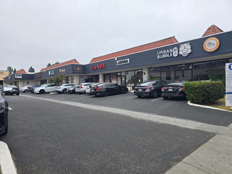 8055-8065 Clairemont Mesa Blvd, San Diego, CA à louer - Photo de l’immeuble – Image 1 sur 12