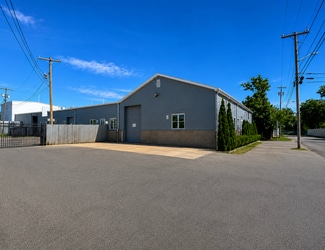 Plus de détails pour 41 Degnon Blvd, Bay Shore, NY - Industriel/Logistique à louer