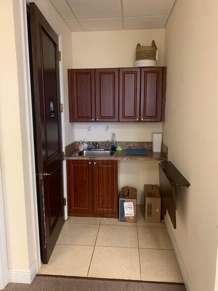 12855 SW 132nd St, Miami, FL à louer - Photo de l’immeuble – Image 2 sur 17