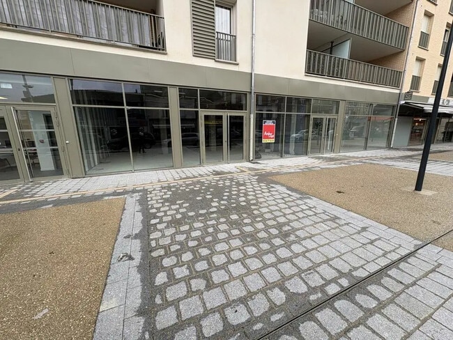 Plus de détails pour Local commercial à louer