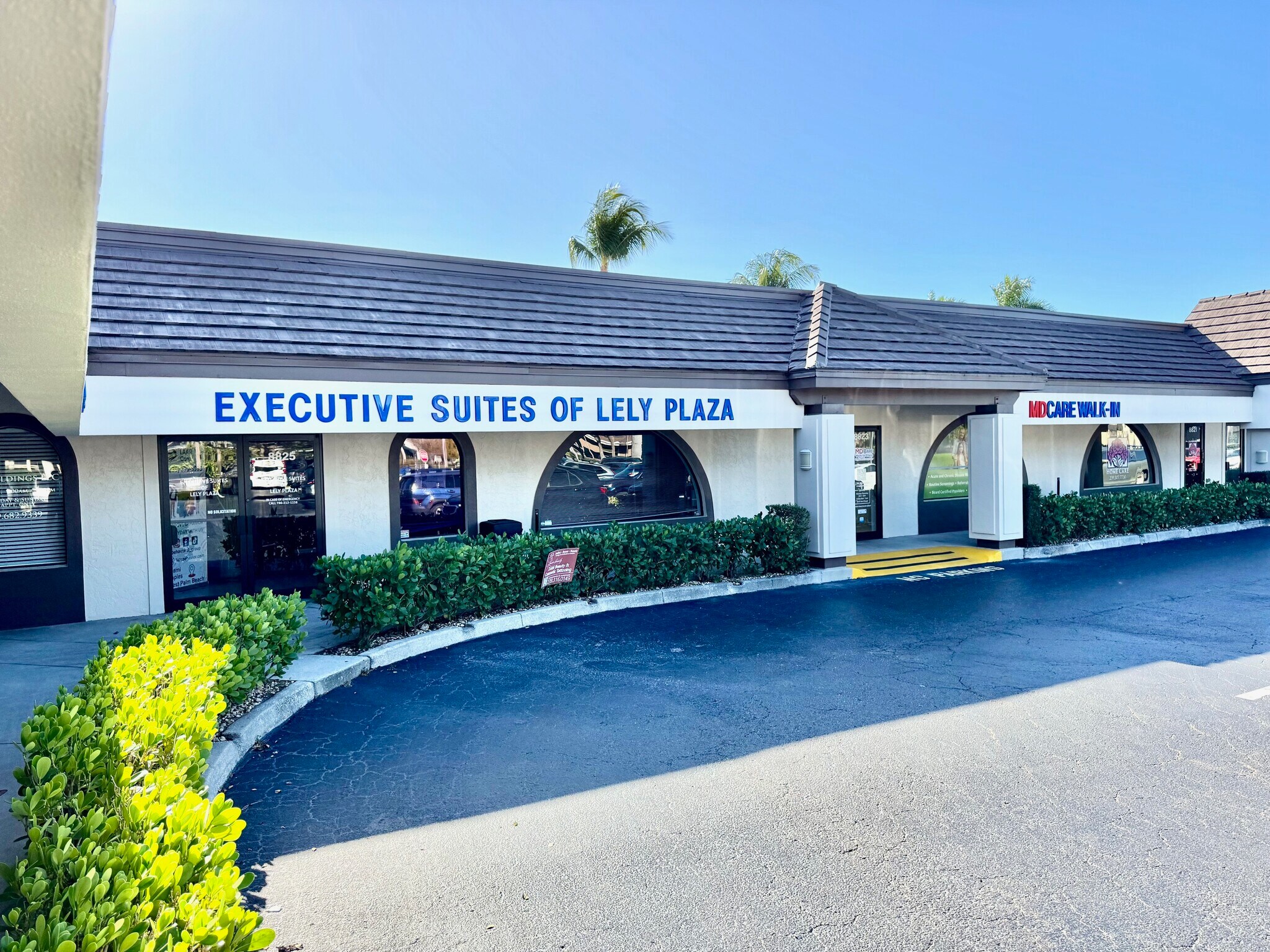 8803-8833 Tamiami Trl E, Naples, FL à louer Photo principale– Image 1 sur 13