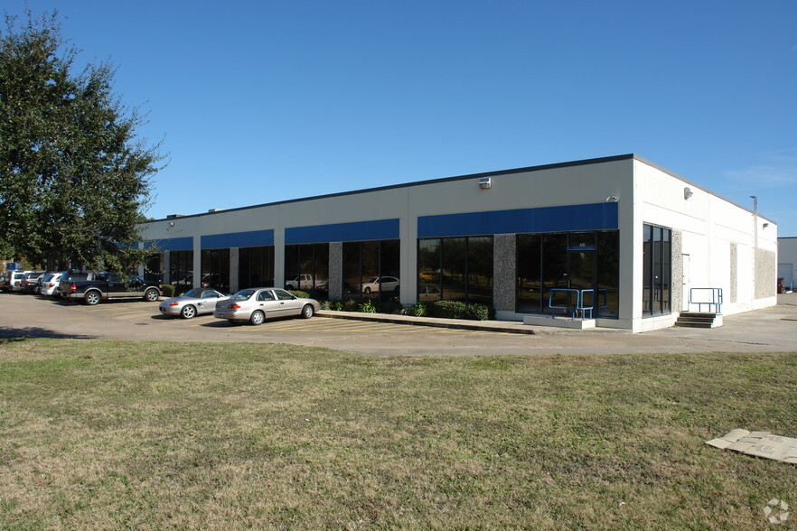 4035 Willowbend Blvd, Houston, TX à louer - Photo de l’immeuble – Image 3 sur 9