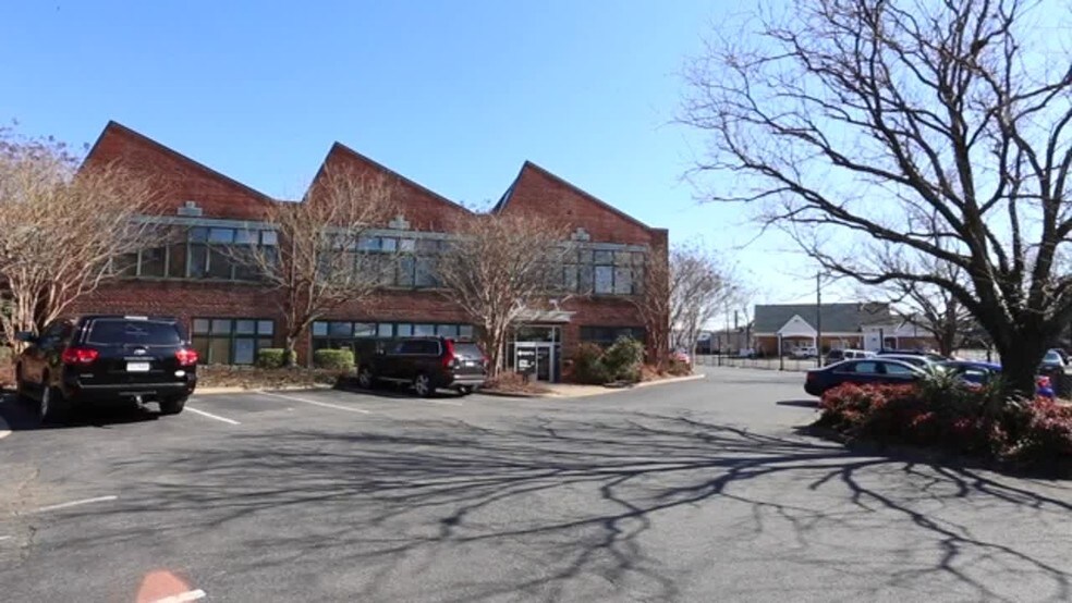 701 Kenmore Ave, Fredericksburg, VA à louer - Vidéo sur l’annonce professionnelle – Image 2 sur 13
