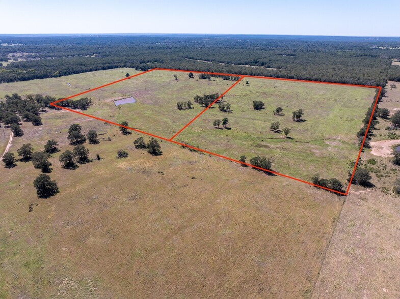 1078 Old Pin Oak Rd, Paige, TX à vendre - Photo principale – Image 1 sur 18