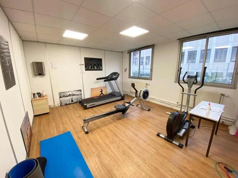 Bureau dans Chatou à vendre - Photo de l’immeuble – Image 3 sur 7