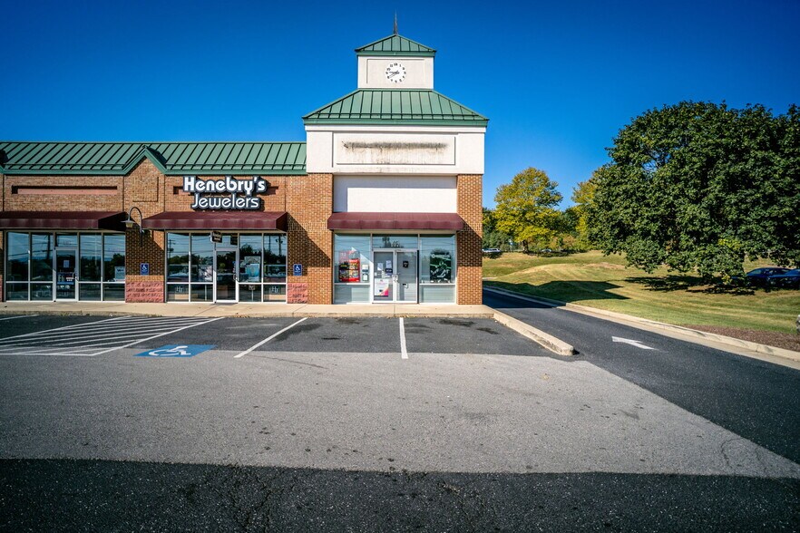 1028 Richmond Ave, Staunton, VA à louer - Photo de l’immeuble – Image 3 sur 26