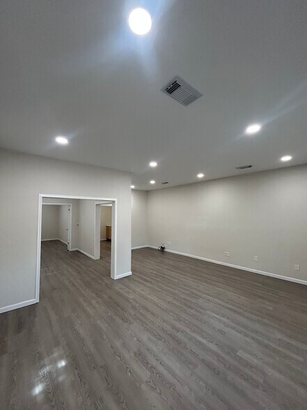 420 W 19th St, Houston, TX à louer - Photo de l’immeuble – Image 2 sur 18