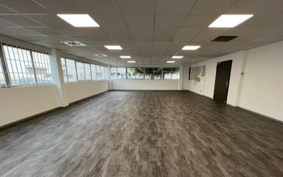 Local d’activités dans Nîmes à louer - Photo intérieure – Image 1 sur 1