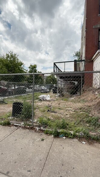 24 Patchen Ave, Brooklyn, NY à vendre - Vidéo sur l’annonce professionnelle – Image 2 sur 4