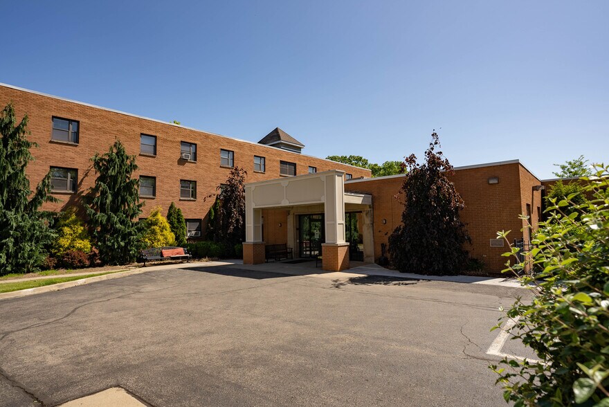 316 Rhodes Pl, New Castle, PA à vendre - Photo de l’immeuble – Image 2 sur 12