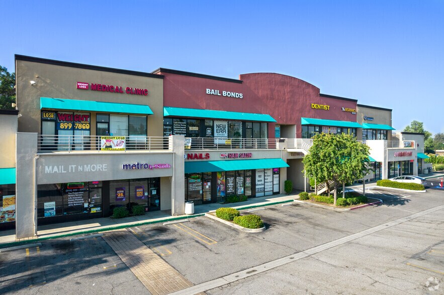 13655-13677 Foothill Blvd, Fontana, CA à louer - Photo de l’immeuble – Image 1 sur 1