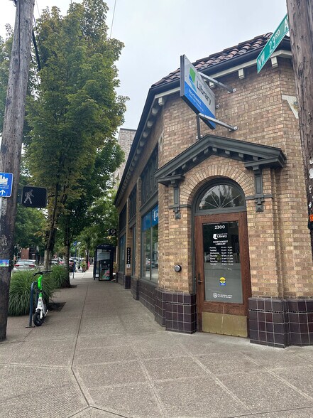 2300-2314 NW Thurman St, Portland, OR à louer - Photo de l’immeuble – Image 2 sur 6