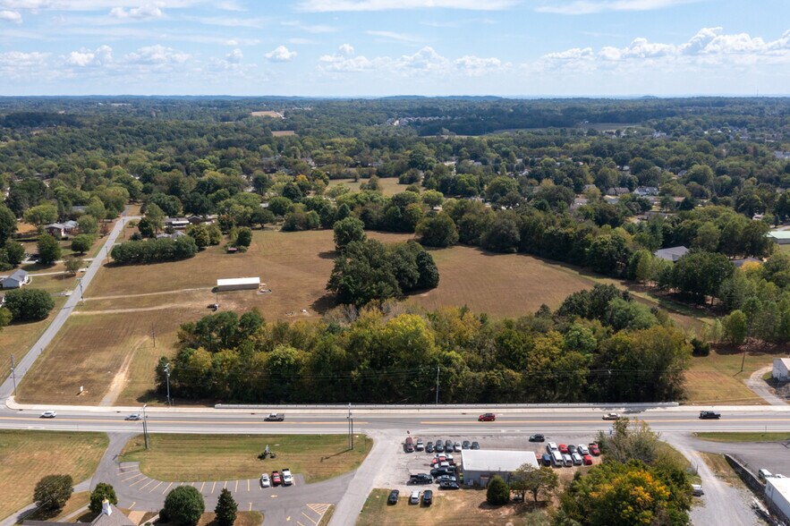 105 Eastside Dr, White House, TN à vendre - Photo de l’immeuble – Image 2 sur 16