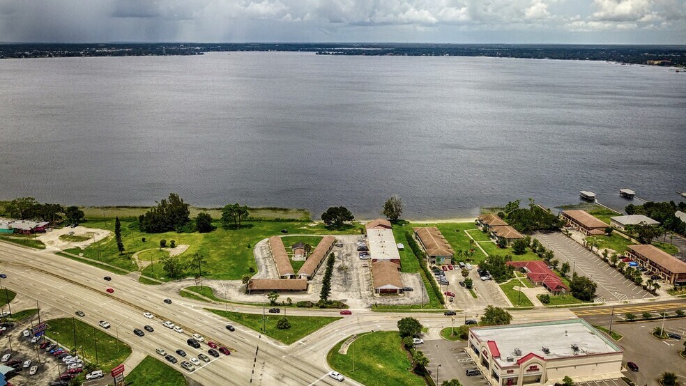 1025 Lakeview Dr, Sebring, FL à vendre - Photo de l’immeuble – Image 1 sur 3
