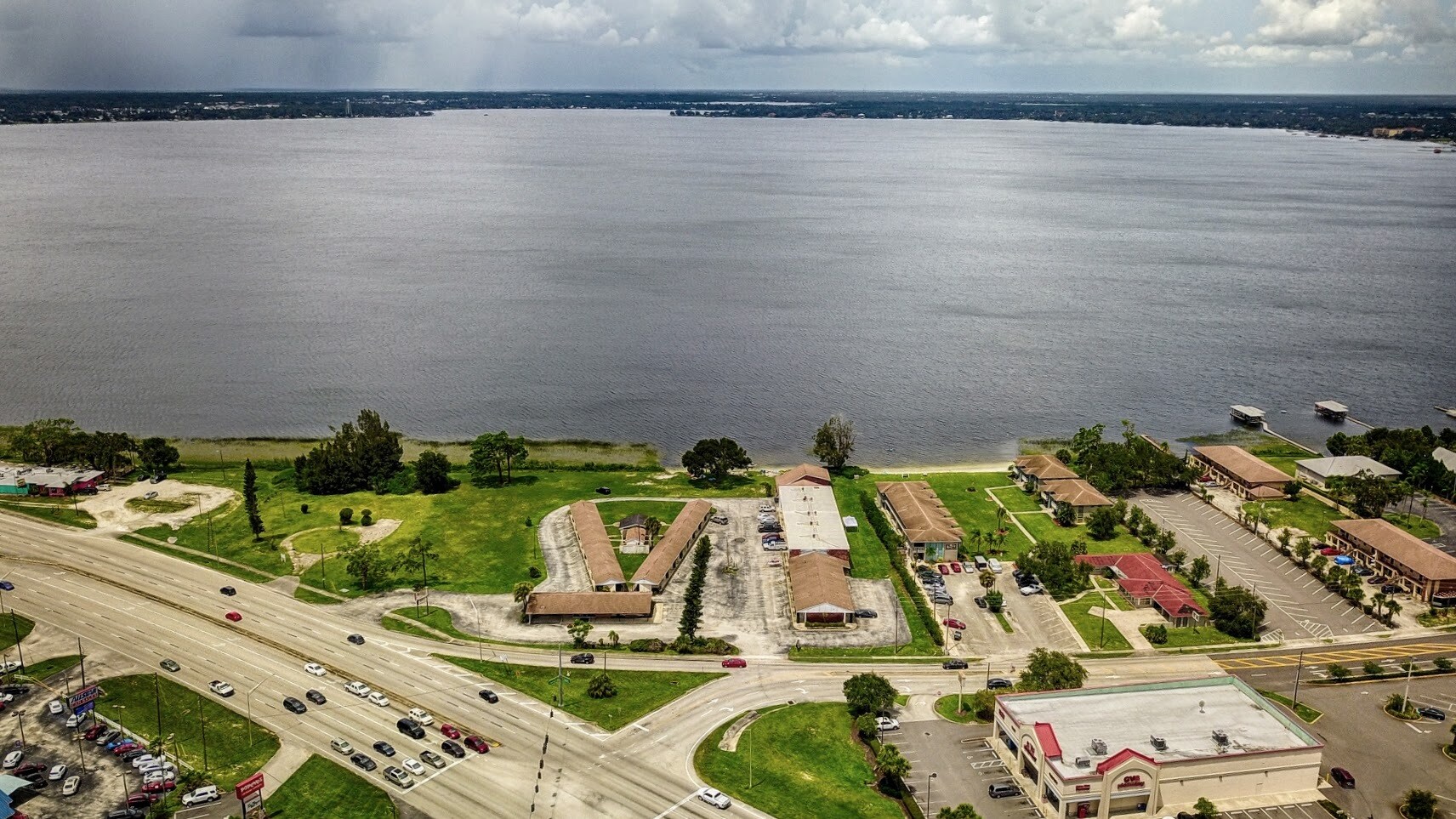 1025 Lakeview Dr, Sebring, FL à vendre Photo de l’immeuble– Image 1 sur 4