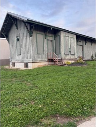 Plus de détails pour 103 Rochester St, Akron, IN - Local commercial à vendre